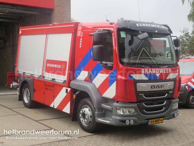 12-4666 Slangenvoertuig