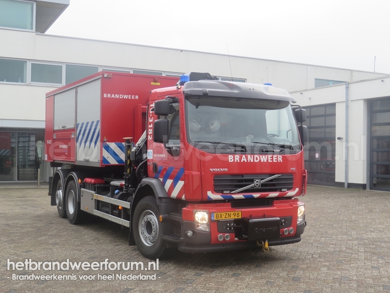 16-3182 Haakarmvoertuig