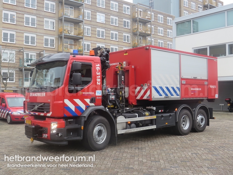 16-3182 Haakarmvoertuig