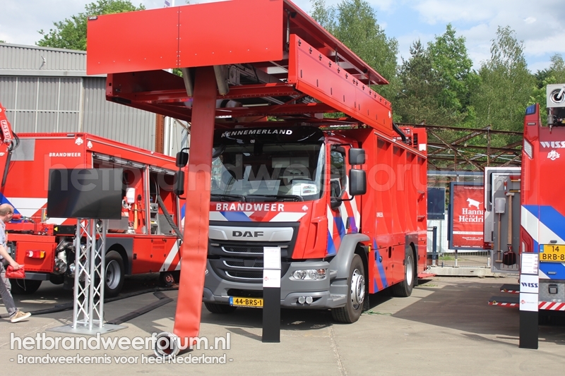 12-4568 Slangenvoertuig