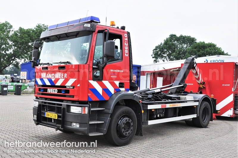 01-2982 Haakarmvoertuig