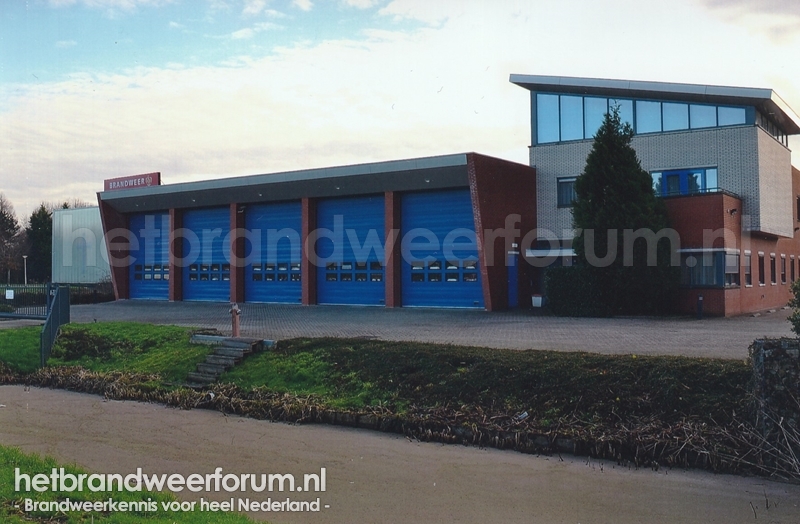 Krommeweg 1, te Hendrik-Ido-Ambacht