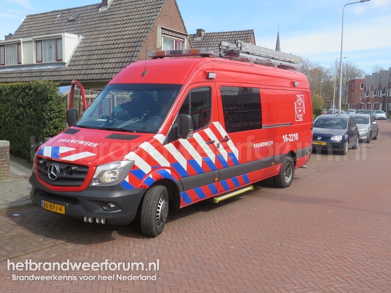 16-2210 Waterongevallenvoertuig
