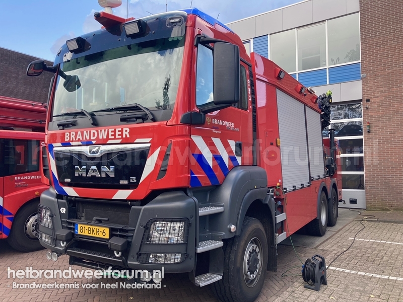 03-8971 Hulpverleningsvoertuig