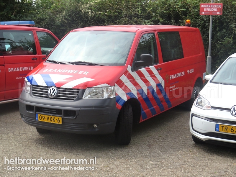 16-2283 Personeel/Materiaalvoertuig (09-VXK-6)