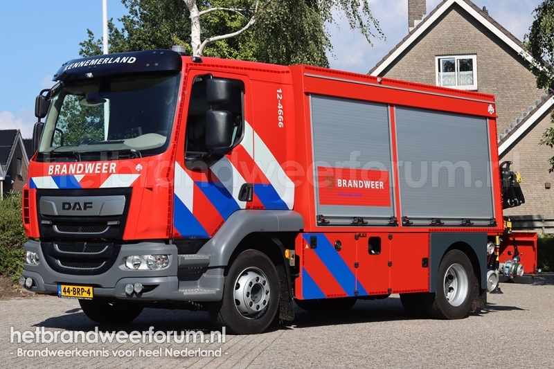 12-4666 Slangenvoertuig