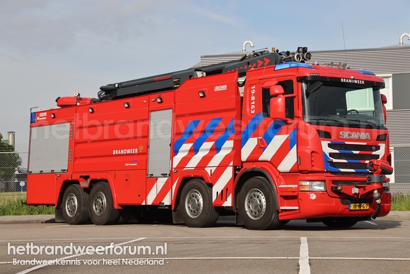 19-8163 Schuimblusvoertuig