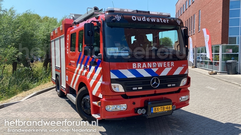 09-2932 Tankautospuit