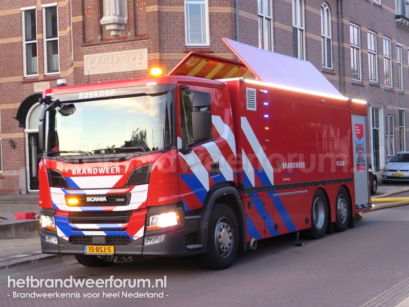 16-2260 Kleinschalige Watervoorzieningsvoertuig