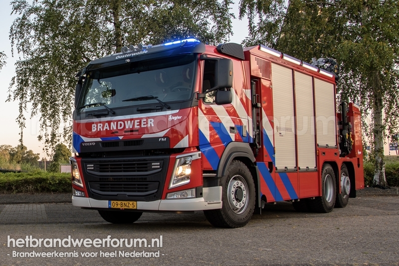 02-6871 Hulpverleningsvoertuig Kraan