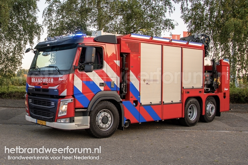 02-6871 Hulpverleningsvoertuig Kraan