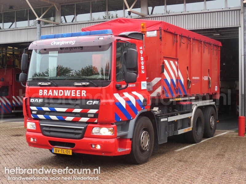 19-8982 Haakarmvoertuig