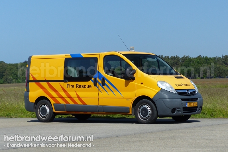 Personeels/Materialenvoertuig Woensdrecht