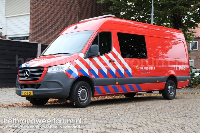 12-1688 Personeel/Materiaalvoertuig