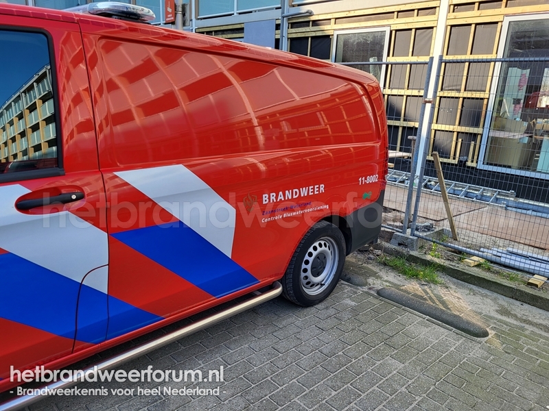 11-8002 Personeel/Materiaalvoertuig