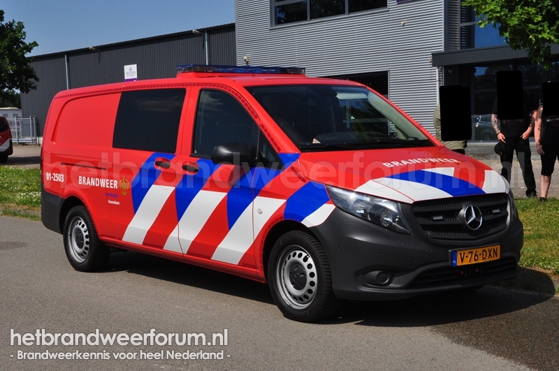 01-2503 Personeel/Materiaalvoertuig