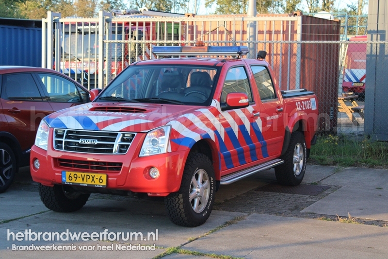 12-2103 Personeel/Materiaalvoertuig