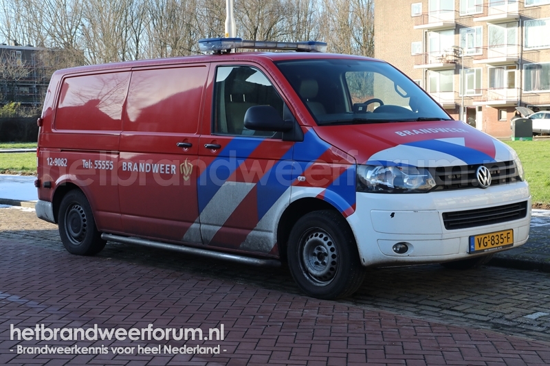 12-9082 Personeel/Materiaalvoertuig