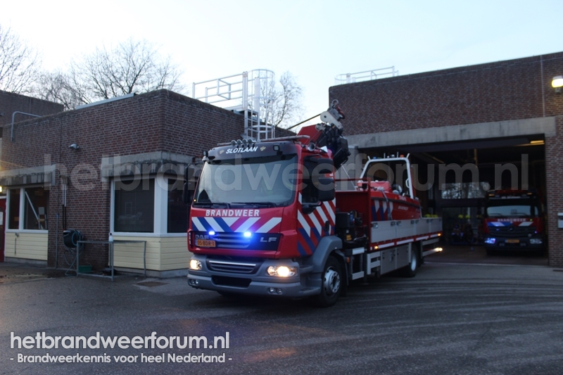 17-1113 Vrachtwagen met Kraan