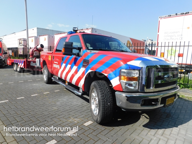 13-S8 Personeel/Materiaalvoertuig AMAS