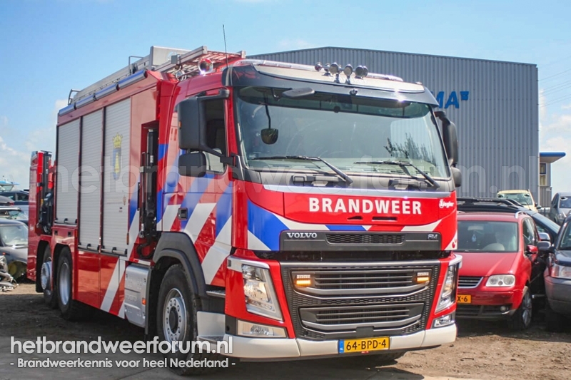 02-4871 Hulpverleningsvoertuig met Kraan