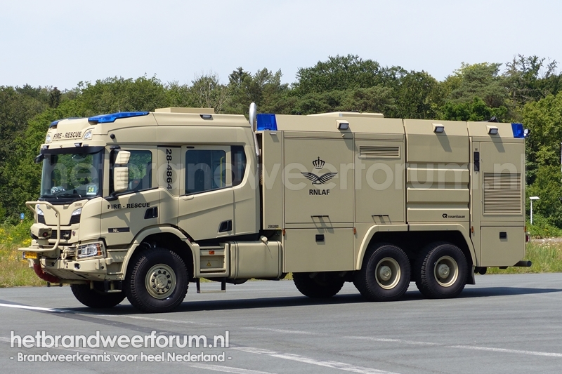 28-4864 Tankautospuit Terreinvaardig Out of Area