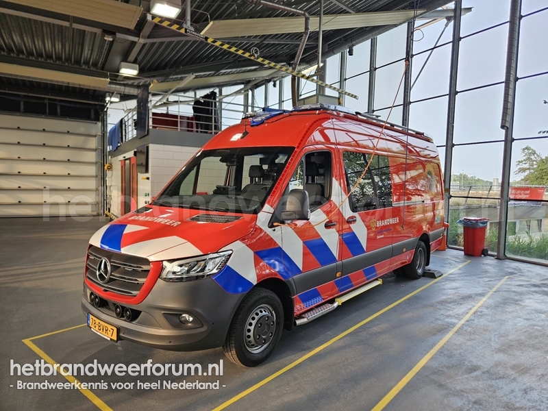 11-8012 Waterongevallenvoertuig