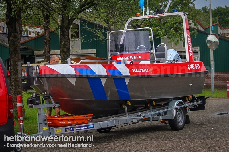 11-7011 Brandweervaartuig-Middel
