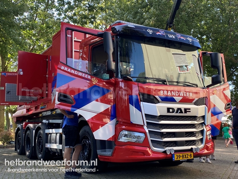 25-6584 Haakarmvoertuig