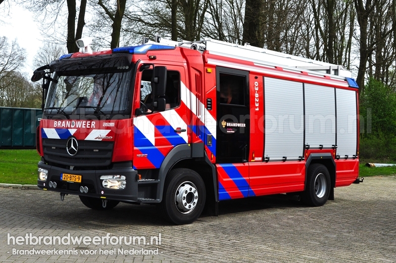 03-8231 Tankautospuit