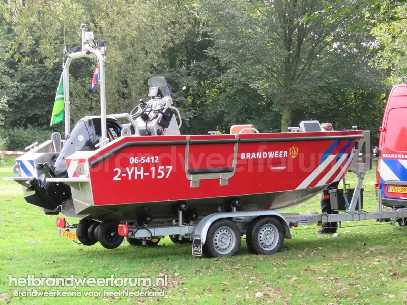 06-5412 Brandweervaartuig-Klein