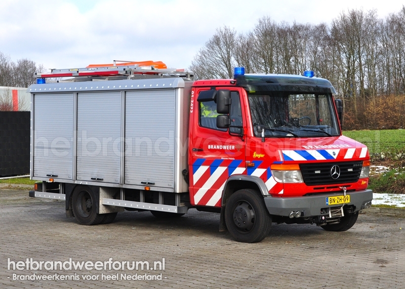 01-2472 Hulpverleningsvoertuig (BN-ZH-09)