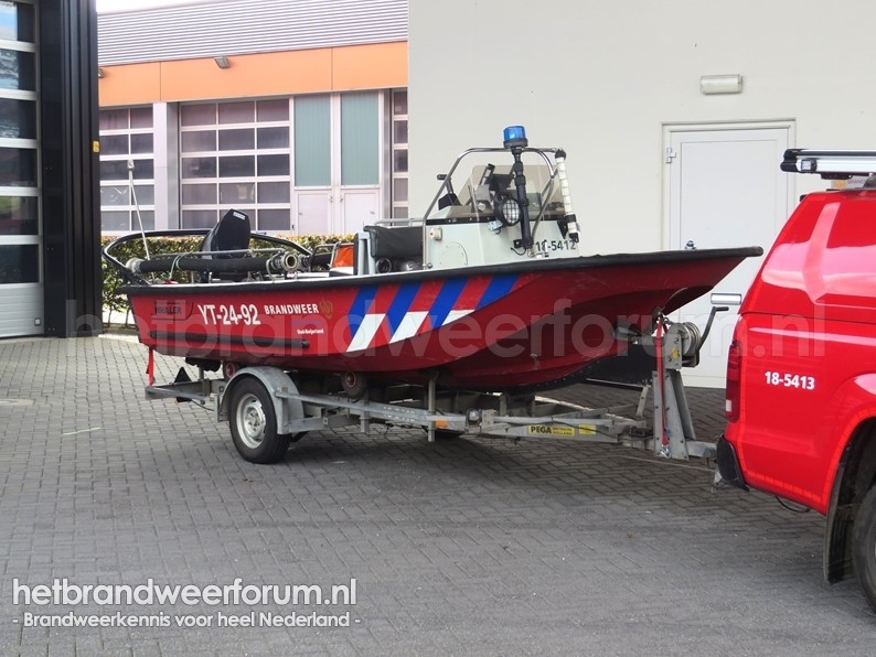 18-5412 Brandweervaartuig-Klein