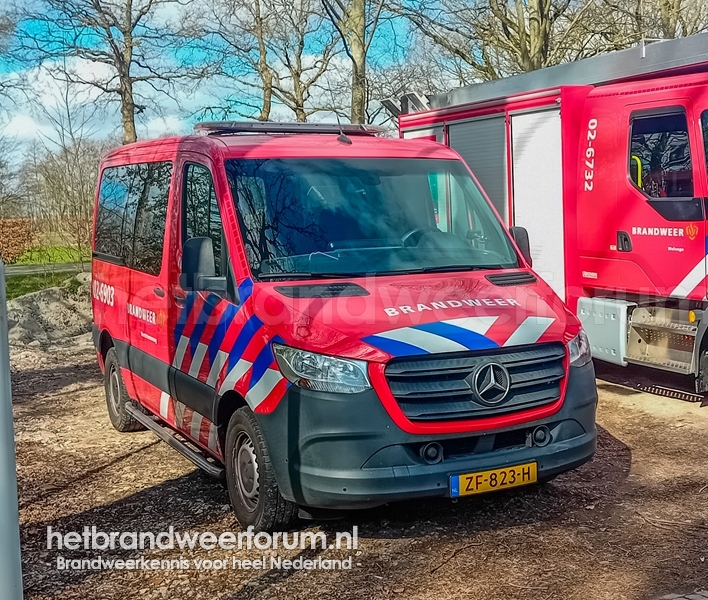 02-6903 Dienstbus