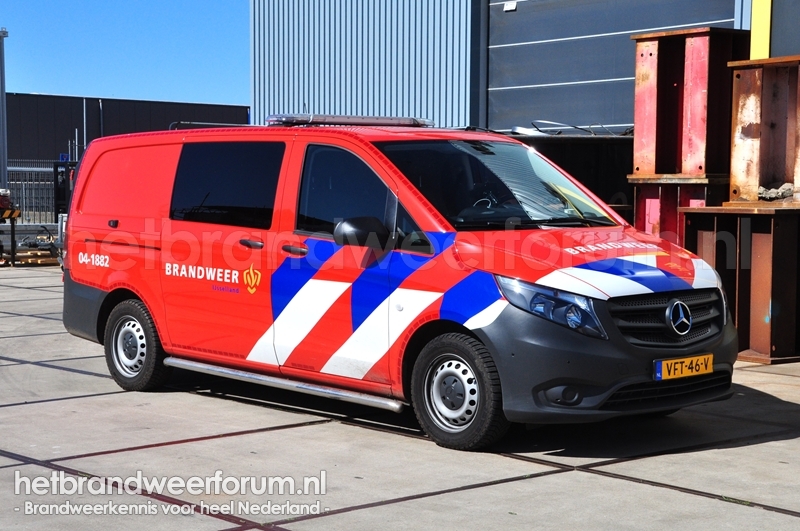 04-1882 Personeel/Materiaalvoertuig