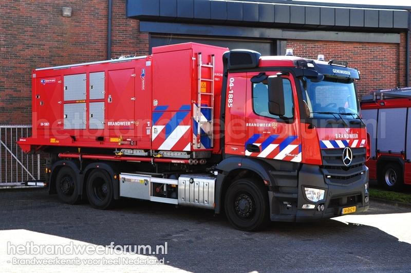 04-1885 Haakarmvoertuig