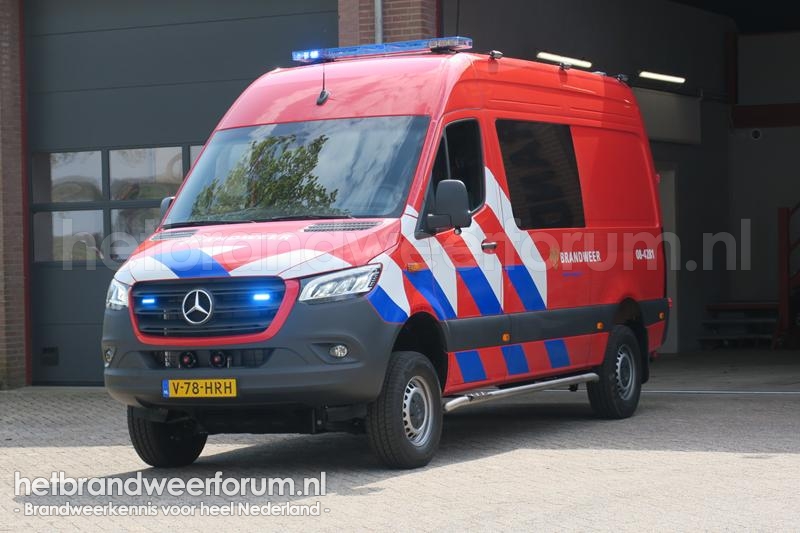 08-4281 Terreinvaardig Personeel/Materiaalvoertuig