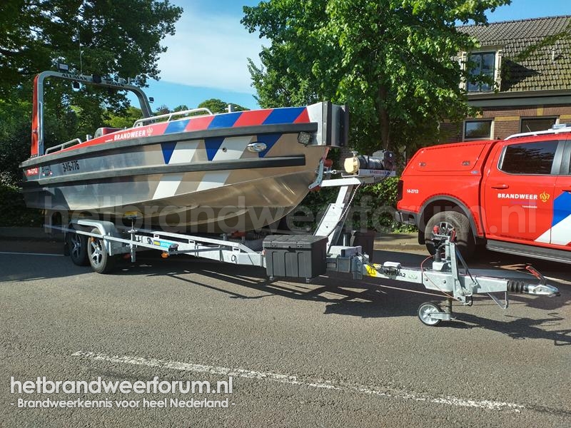 14-2712 Brandweervaartuig-Middel