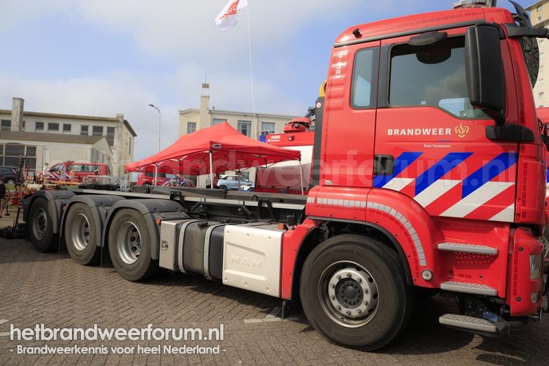 19-8183 Haakarmvoertuig