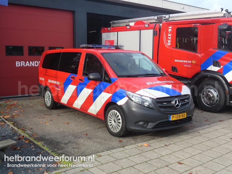 16-3726 Verkenningsvoertuig