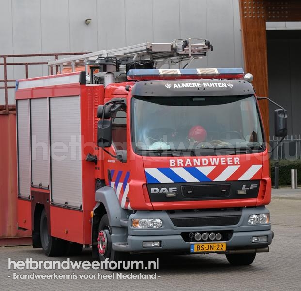 25-4171 Hulpverleningsvoertuig