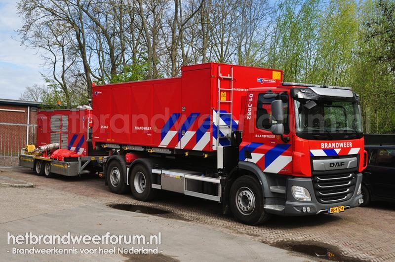 01-3082 Haakarmvoertuig