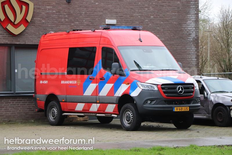 08-4581 Personeel/Materiaalvoertuig