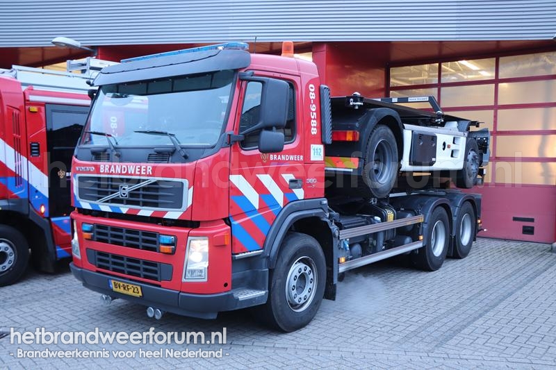 08-9588 Haakarmvoertuig