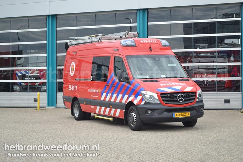 25-5111 Waterongevallenvoertuig