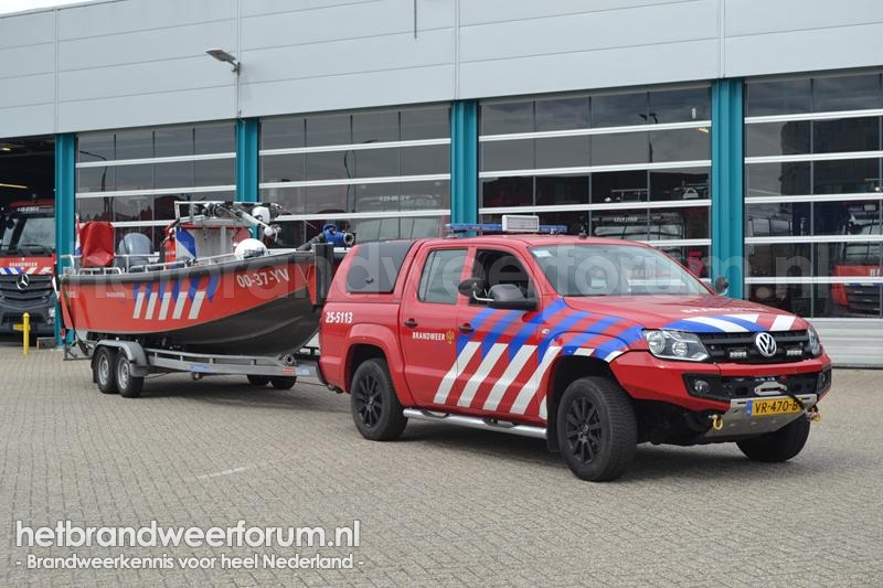 25-5112 Brandweervaartuig Middel