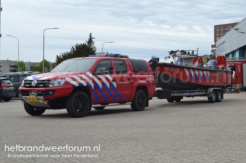 25-5113 Personeel/Materieelvoertuig Terreinvaardig