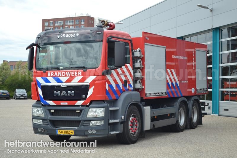 25-8062 Schuimblusvoertuig