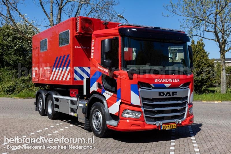 15-6580 Haakarmvoertuig