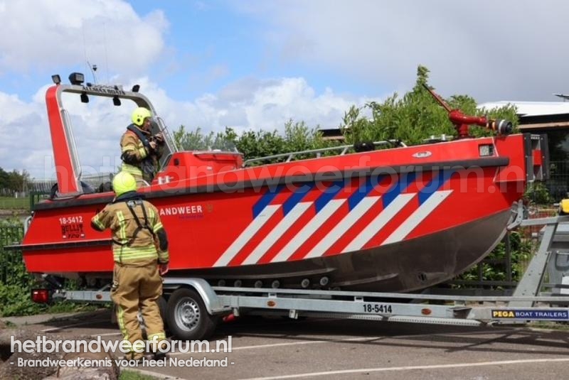 18-5412 Brandweervaartuig-Middel